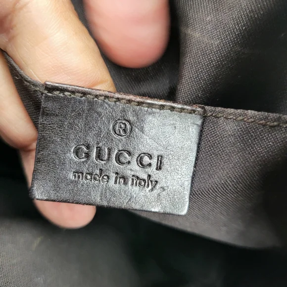 GUCCI GG Supreme Canvas Shoulder Bag..Authentic w/COA.. - Picture 10 of 16